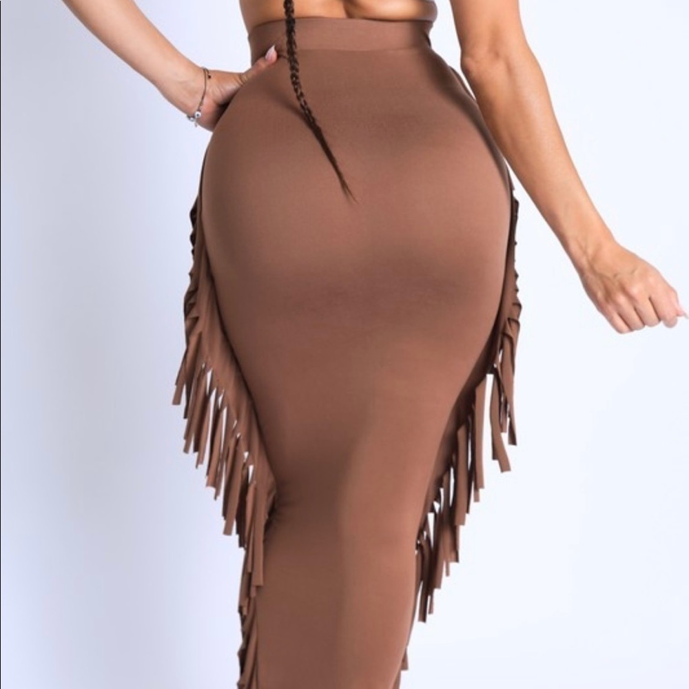 𝅺FRINGE Maxi Skirt - Picture 2 of 3